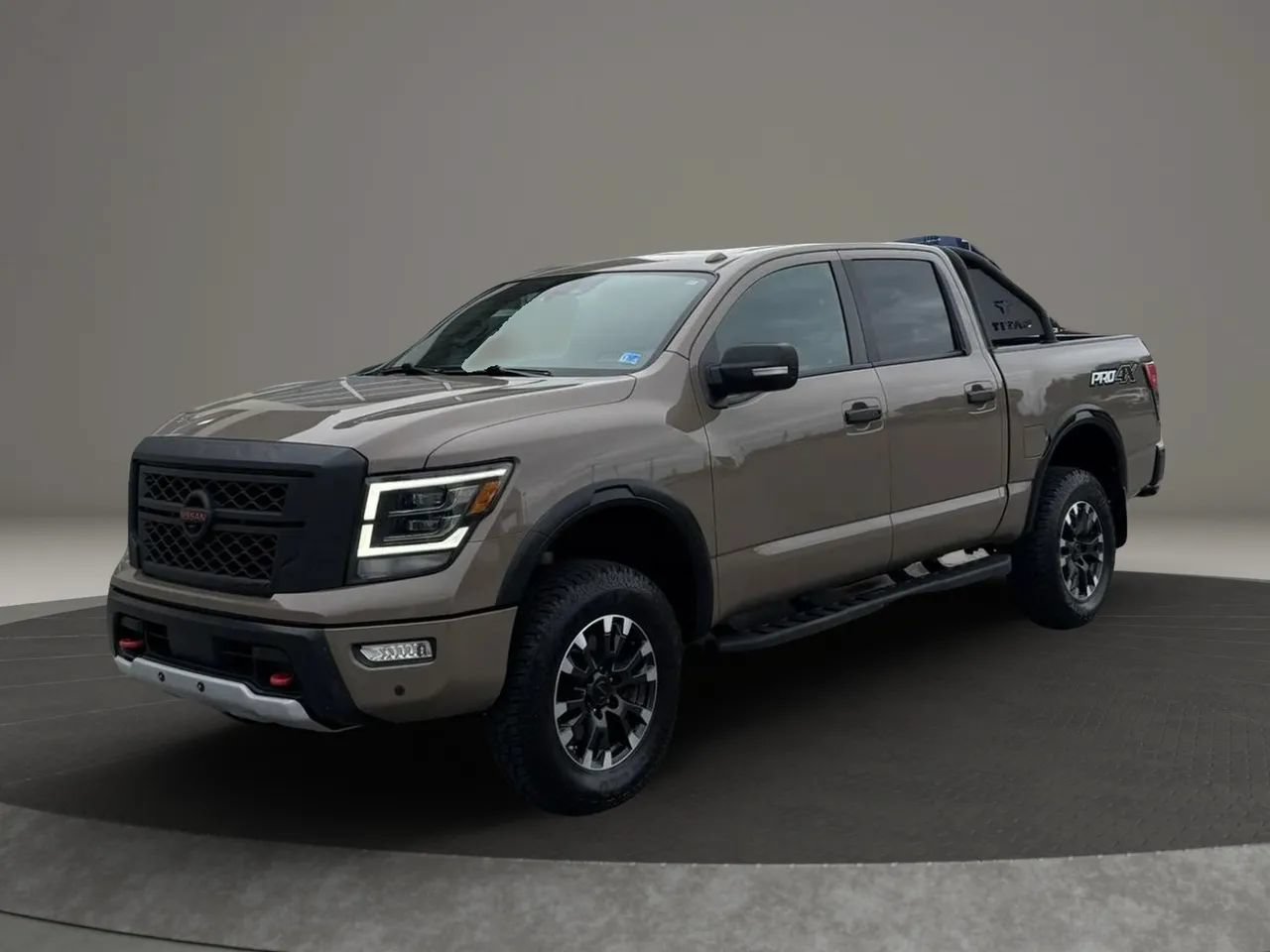 Used 2021 Nissan Titan PRO-4X w/ Pro-4x Convenience Package AWD/4WD image 1