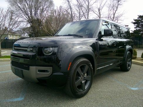 Used 2023 Land Rover Defender 130 X-Dynamic SE AWD/4WD image 15