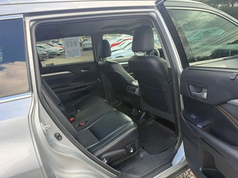 Used 2015 Toyota Highlander XLE AWD/4WD image 13