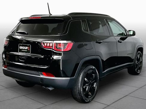 Used 2018 Jeep Compass Latitude AWD/4WD image 12