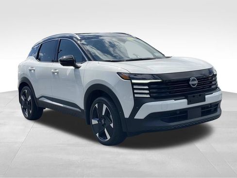 Certified 2025 Nissan Kicks SR AWD/4WD image 3
