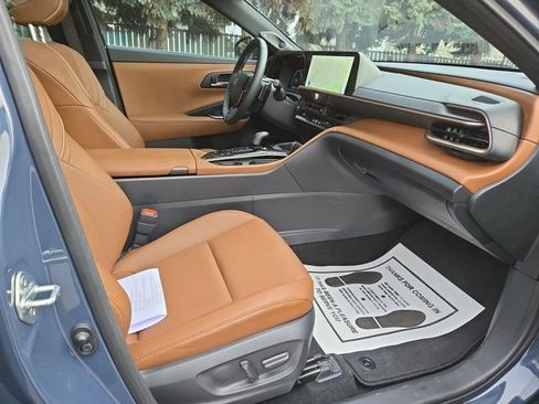 Used 2025 Toyota Crown Signia image 37