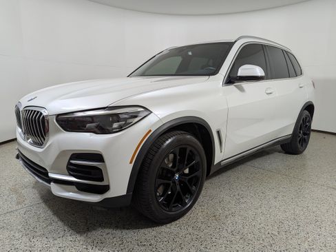 Used 2022 BMW X5 sDrive40i w/ Premium Package image 3