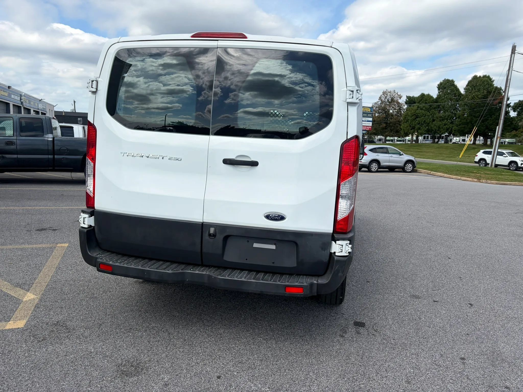 Used 2016 Ford Transit 250 130 Low Roof w/ Exterior Upgrade Package RWD image 3