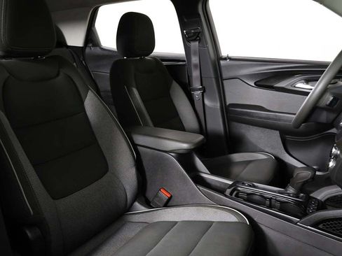 Used 2022 Chevrolet TrailBlazer LT w/ Confidence II Package FWD image 27