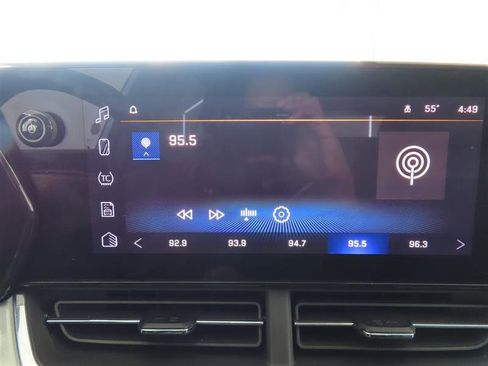 Used 2025 Chevrolet Trax LT w/ LT Convenience Package FWD image 25