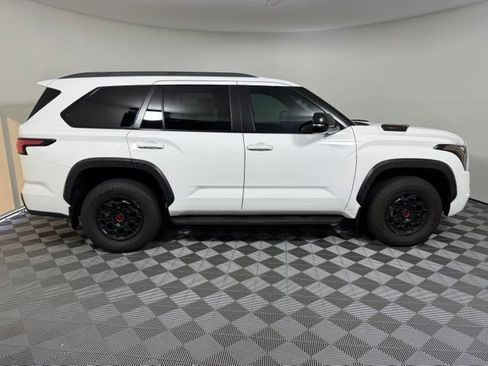 Used 2025 Toyota Sequoia TRD Pro AWD/4WD image 8
