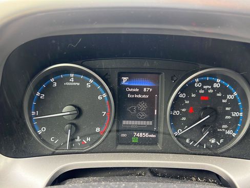 Used 2018 Toyota RAV4 LE w/ All Weather Liner Package AWD/4WD image 10