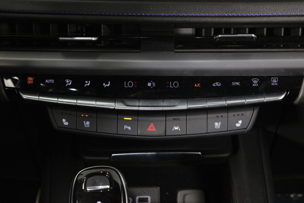 Used 2025 Cadillac XT4 Sport FWD image 21