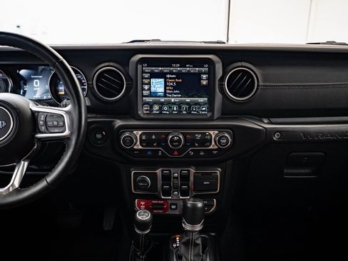 Used 2021 Jeep Wrangler Unlimited Rubicon 4xe w/ Steel Bumper Group image 27