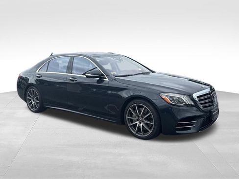 Used 2019 Mercedes-Benz S 560 Sedan image 3
