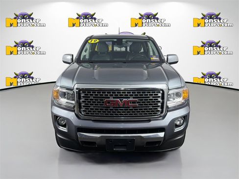 Used 2019 GMC Canyon Denali image 2