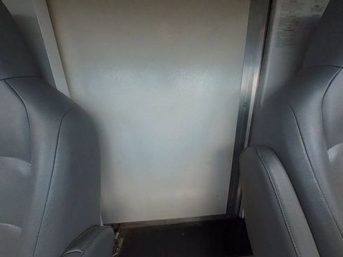 Used 2019 Ford E-450 and Econoline 450 Super Duty w/ Power Windows & Locks Group image 24