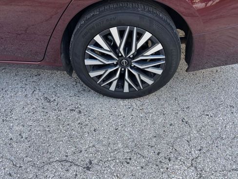 Used 2025 Nissan Altima 2.5 SV FWD image 24