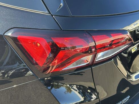 Used 2022 Chevrolet Equinox LT image 10