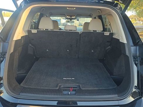 Used 2025 Nissan Rogue SV image 18