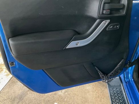 Used 2014 Jeep Wrangler Unlimited Sahara w/ Dual Top Group image 14