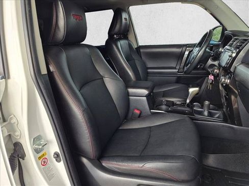Used 2018 Toyota 4Runner TRD Off-Road Premium AWD/4WD image 21