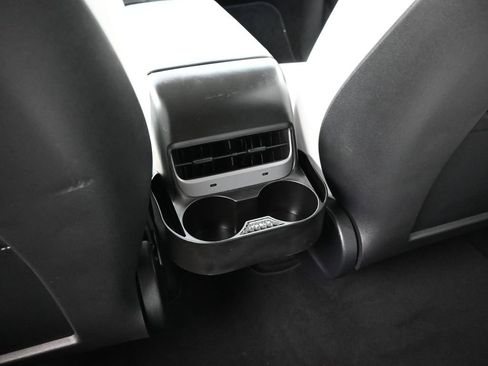 Used 2024 Tesla Model Y Long Range image 17