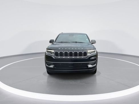 Used 2022 Jeep Wagoneer Series I AWD/4WD image 4