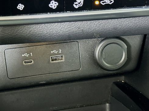 Used 2022 Nissan Rogue SV image 31