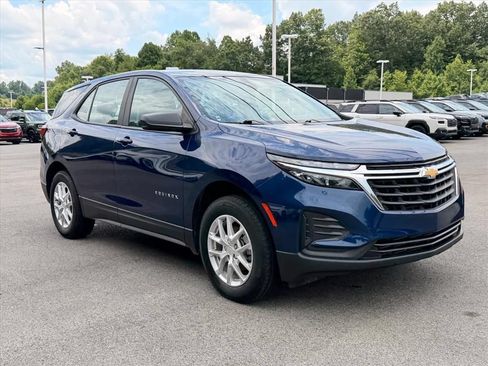 Used 2023 Chevrolet Equinox LS AWD/4WD image 16