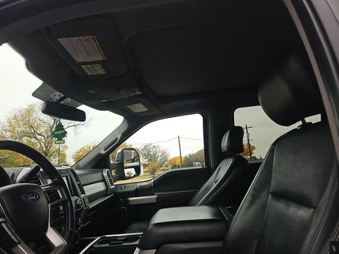 Used 2017 Ford F350 Lariat w/ Chrome Package image 12