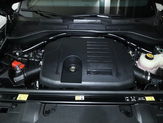 Used 2025 Land Rover Range Rover SE AWD/4WD image 37