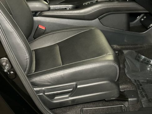 Used 2022 Honda HR-V EX-L image 11