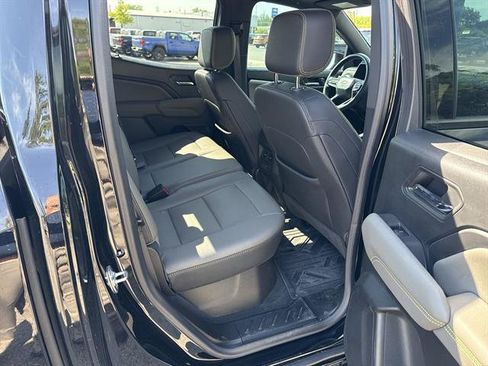 Used 2024 Chevrolet Colorado ZR2 w/ ZR2 Convenience Package III AWD/4WD image 28