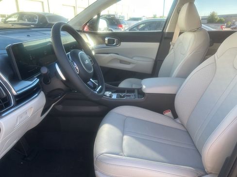 New 2025 Kia Sorento EX image 9