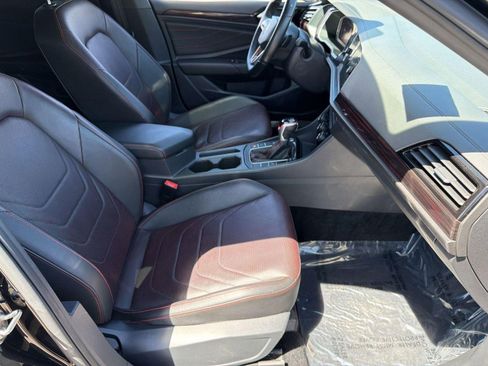 Used 2022 Volkswagen Jetta GLI Autobahn FWD image 30