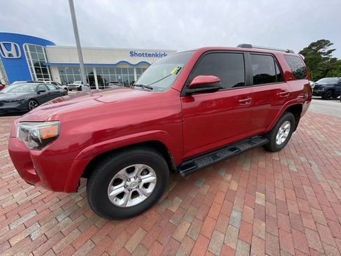 Used 2019 Toyota 4Runner SR5 RWD image 10