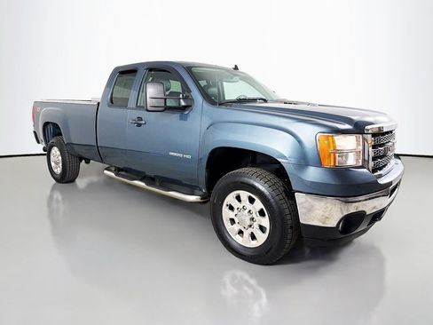 Used 2013 GMC Sierra 2500 SLE w/ SLE Preferred Package AWD/4WD image 1