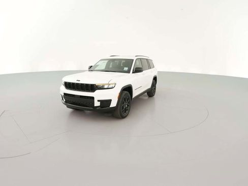 New 2025 Jeep Grand Cherokee L Laredo image 3