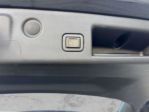 Used 2022 Chevrolet Equinox LT image 14