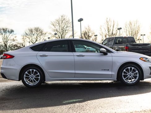 Used 2019 Ford Fusion SE image 7