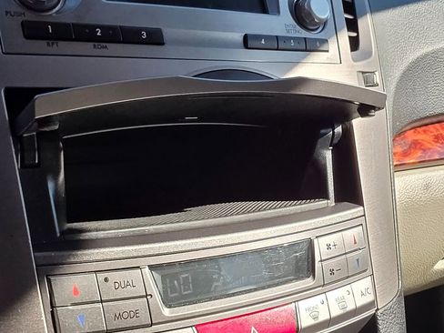 Used 2012 Subaru Legacy 2.5i Limited image 38