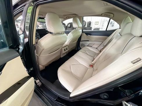 Used 2022 Toyota Camry XLE FWD image 9