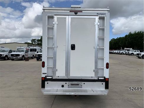 Used 2022 Chevrolet Express 3500 w/ Power Convenience Package RWD image 7