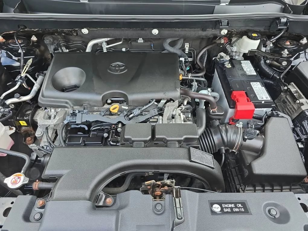 Used 2021 Toyota RAV4 XLE Premium AWD/4WD image 56