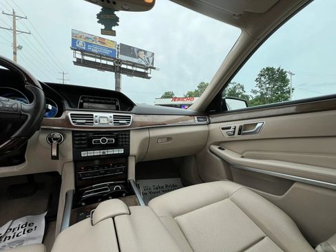 Used 2014 Mercedes-Benz E 350 4MATIC Sedan image 14