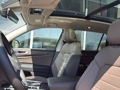 New 2025 Volkswagen Atlas SEL image 8