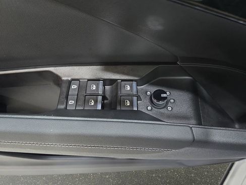 Used 2025 Audi Q4 e-tron Premium Plus w/ Premium Plus AWD/4WD image 30
