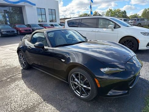 Used 2016 MAZDA MX-5 Miata Grand Touring RWD image 2