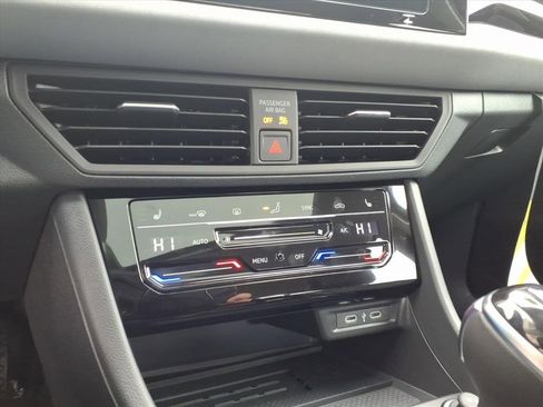 New 2026 Volkswagen Jetta SE image 12