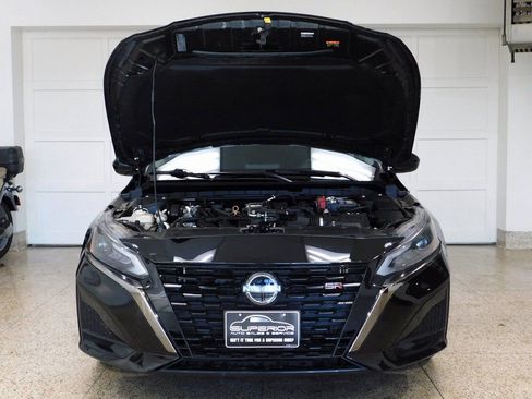 Used 2023 Nissan Altima 2.5 SR image 14