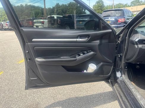 Used 2021 Nissan Altima 2.5 SV FWD image 19