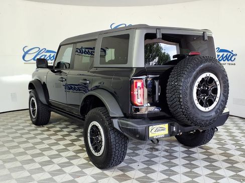 Used 2023 Ford Bronco Badlands w/ Sasquatch Package AWD/4WD image 2