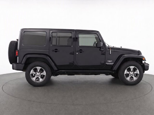 Used 2016 Jeep Wrangler Unlimited Sahara w/ Connectivity Group AWD/4WD image 7
